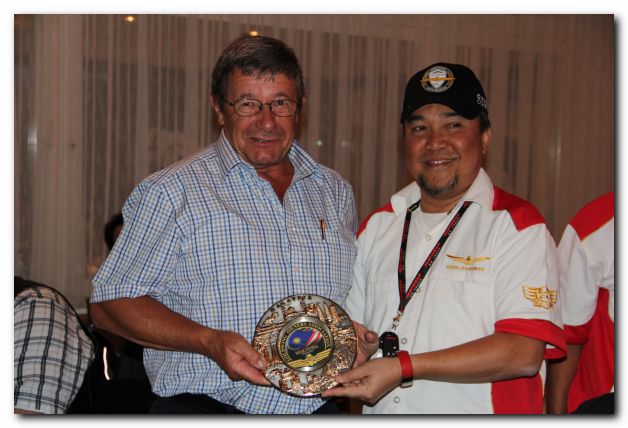 BESUCH AUS MALAYSIA VOM 8. JUNI 2012 - INNERSCHWEIZER STAMM