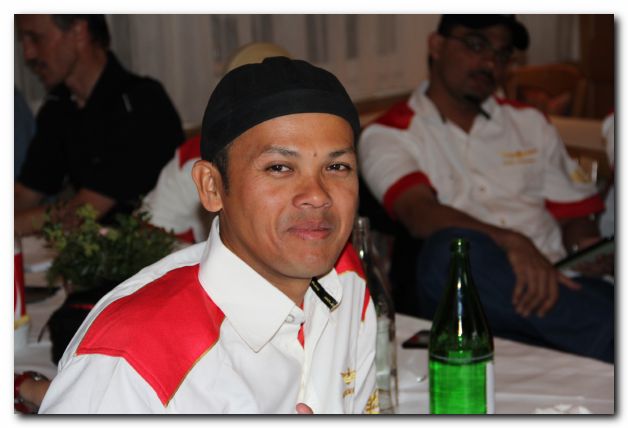 BESUCH AUS MALAYSIA VOM 8. JUNI 2012 - INNERSCHWEIZER STAMM