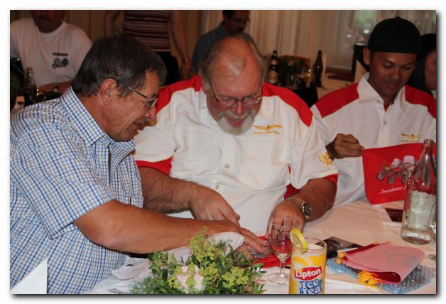 BESUCH AUS MALAYSIA VOM 8. JUNI 2012 - INNERSCHWEIZER STAMM